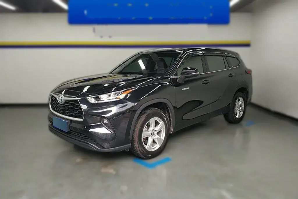 2022 Toyota Highlander 2.5L 192HP L4 E-CVT Hybrid