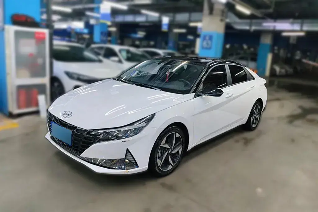 2022 Hyundai Elantra 1.5L 115HP L4 CVT