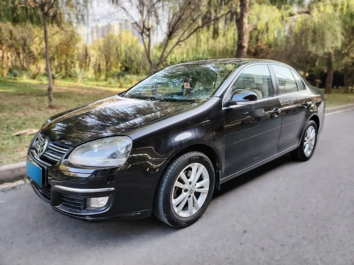 2011 Volkswagen Sagitar 1.6L 100HP L4 5MT