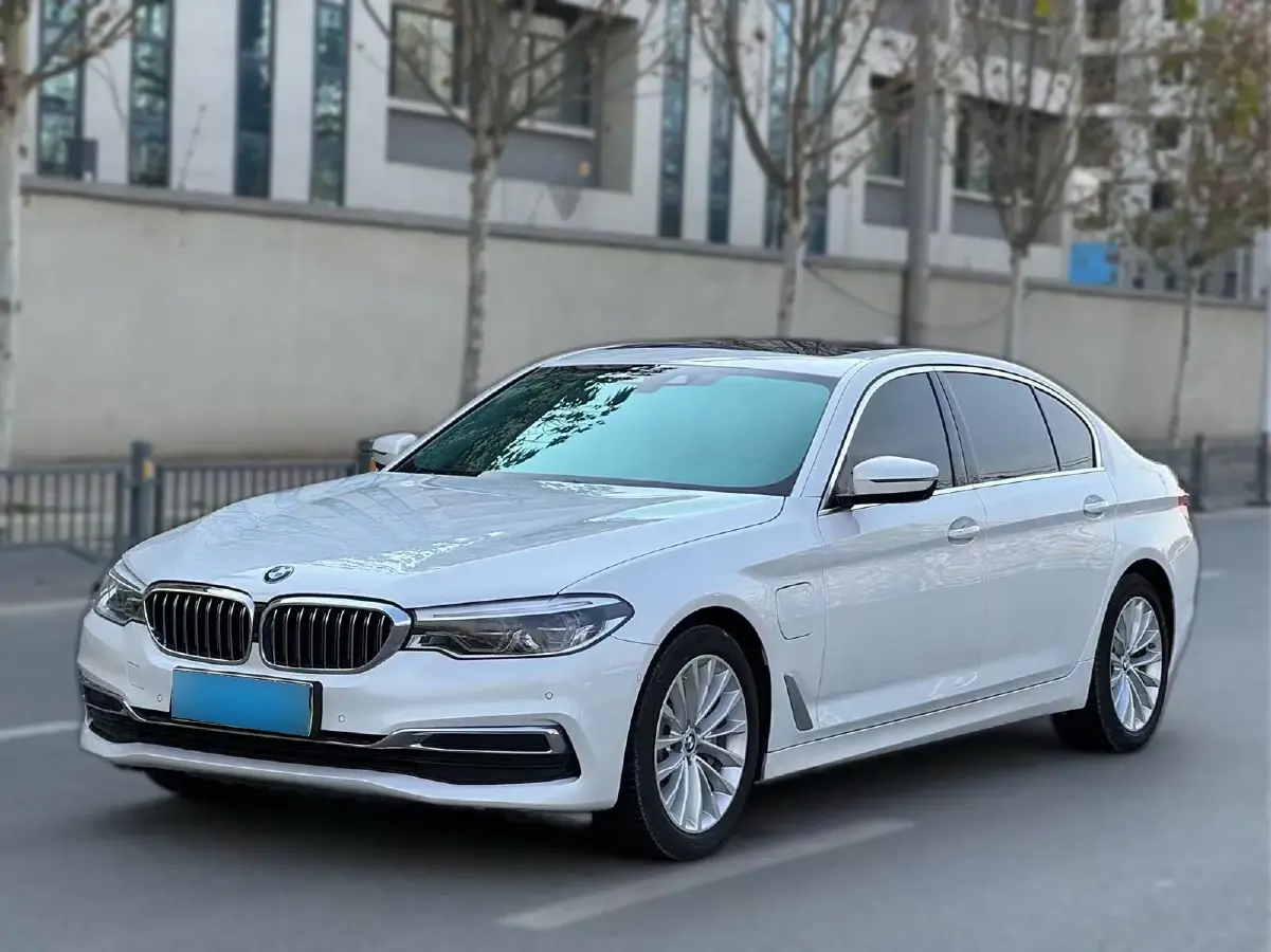 2020 BMW 5 Series 2.0T 184HP L4 8AT PHEV 17.7KWH