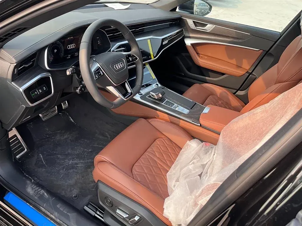 2025 Audi A6L 3.0T 340HP V6 7DCT,autocango,china used car exporter,china ev exporter,chinese used car exporter,chinese used ev exporter