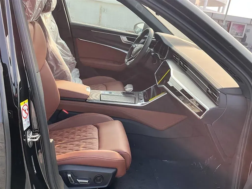 2025 Audi A6L 3.0T 340HP V6 7DCT,autocango,china used car exporter,china ev exporter,chinese used car exporter,chinese used ev exporter