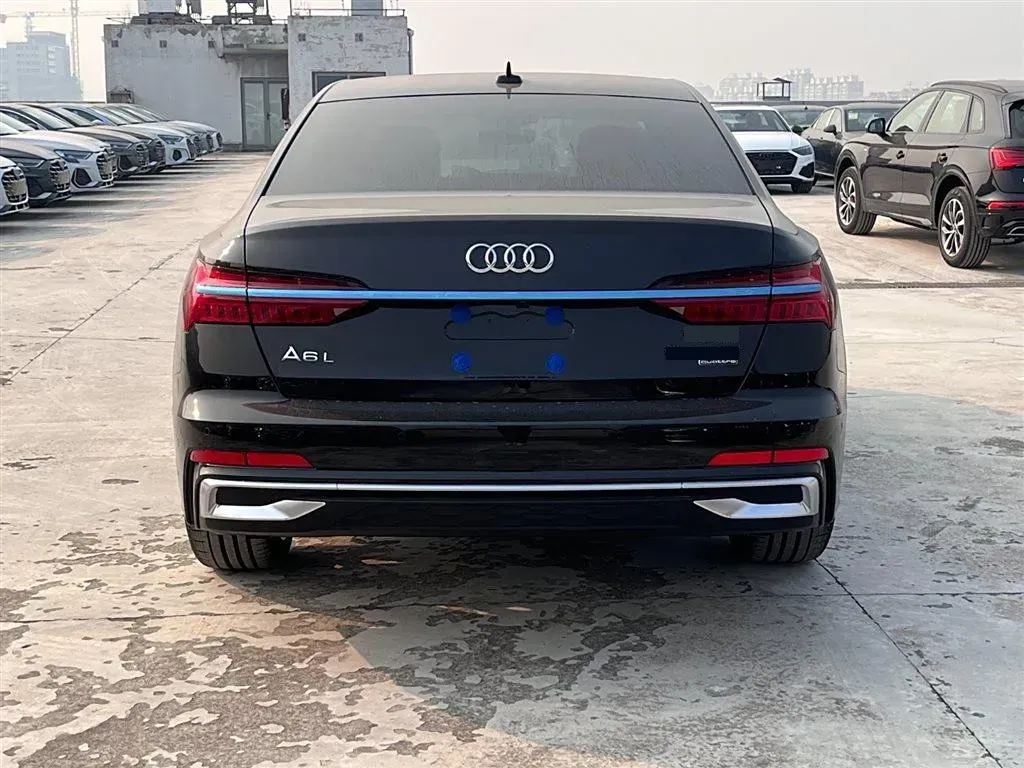 2025 Audi A6L 3.0T 340HP V6 7DCT,autocango,china used car exporter,china ev exporter,chinese used car exporter,chinese used ev exporter
