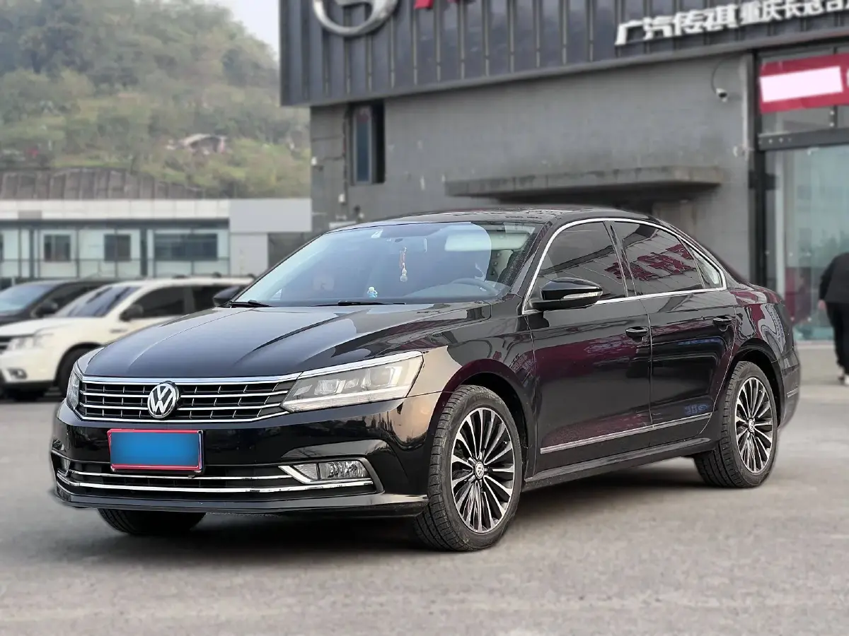 2013 Volkswagen Passat 1.8T 160HP L4 7DCT