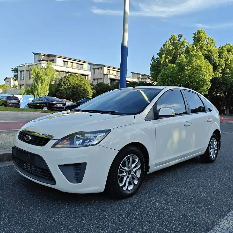 2012 Ford Focus 1.8L 124HP L4 5MT