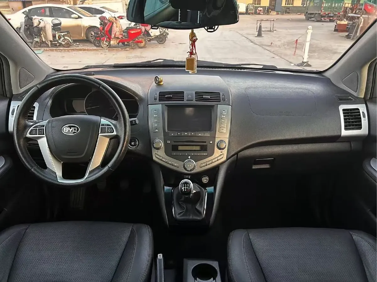 2014 BYD S6 2.0L 140HP L4 5MT,autocango,china used car exporter,china ev exporter,chinese used car exporter,chinese used ev exporter