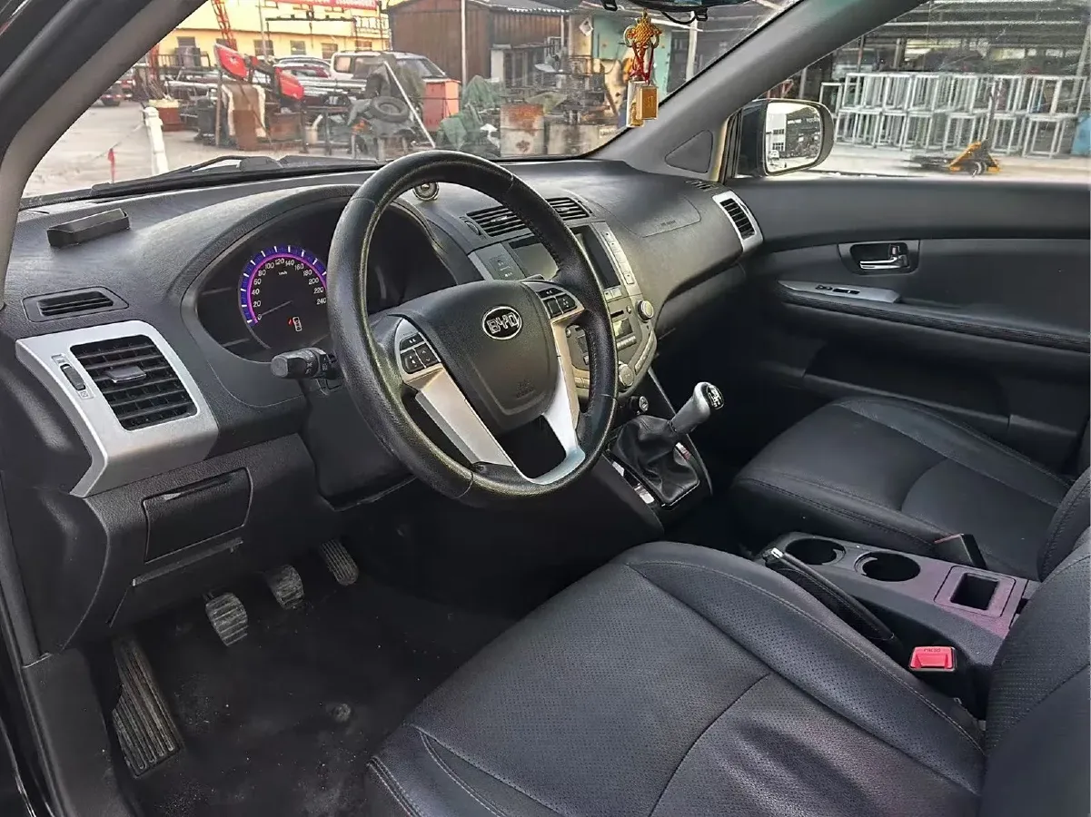 2014 BYD S6 2.0L 140HP L4 5MT,autocango,china used car exporter,china ev exporter,chinese used car exporter,chinese used ev exporter