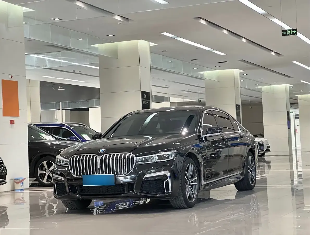 2019 BMW 7 Series 2.0T 265HP L4 8AT