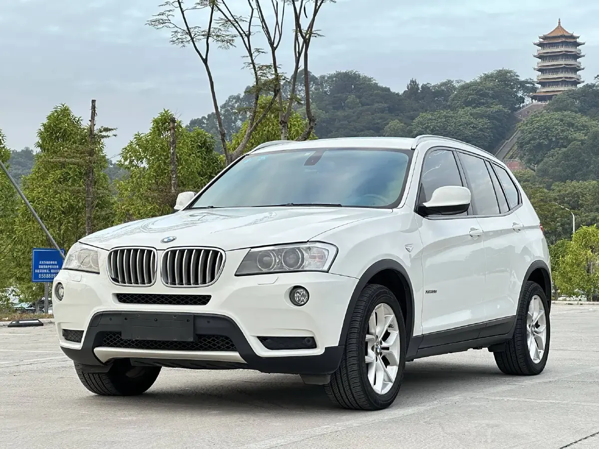 2011 BMW X3 3.0L 258HP L6 8AT