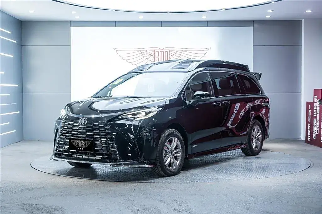 2024 Toyota Sienna 2.5L 189HP L4 E-CVT Hybrid