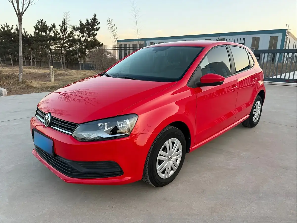 2016 Volkswagen Polo 1.4L 90HP L4 6AT