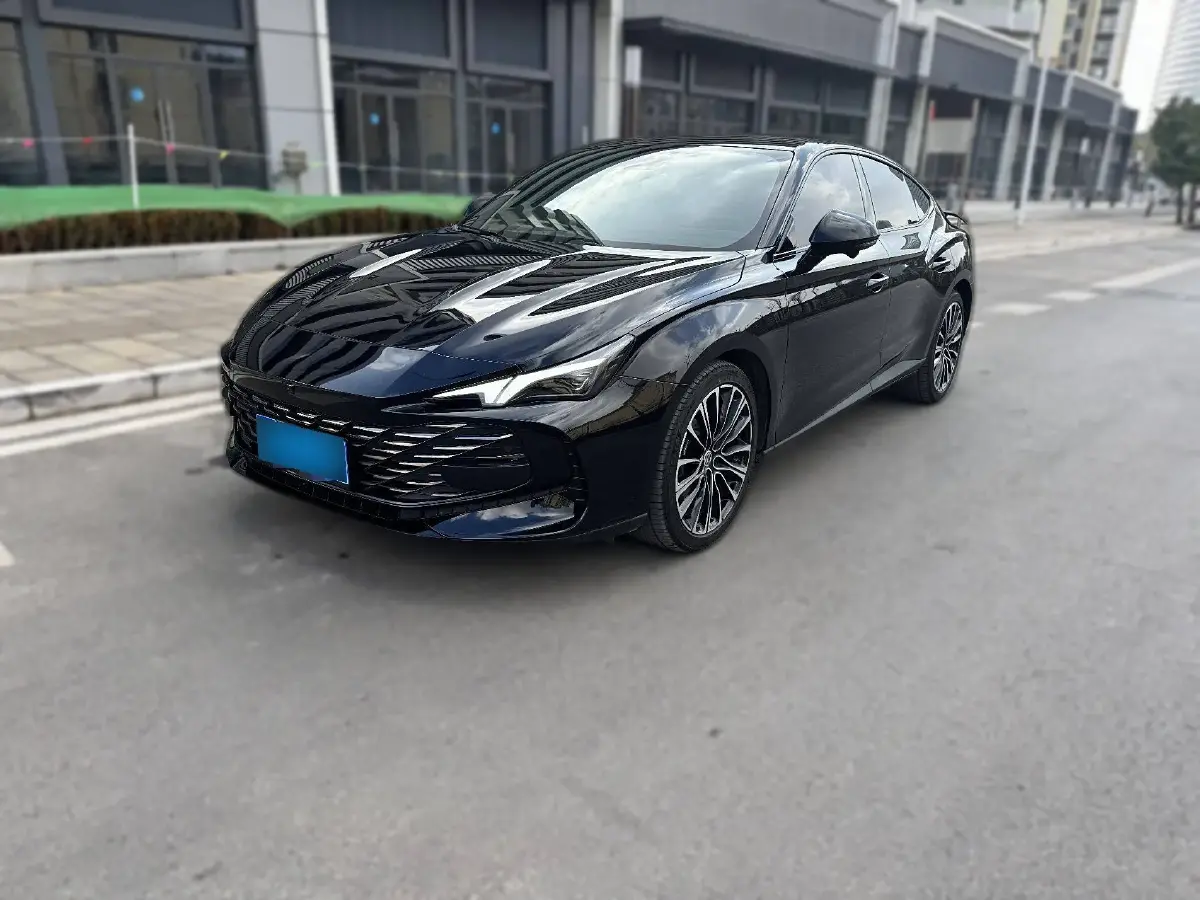 2023 MG 7 2.0T 261HP L4 9AT