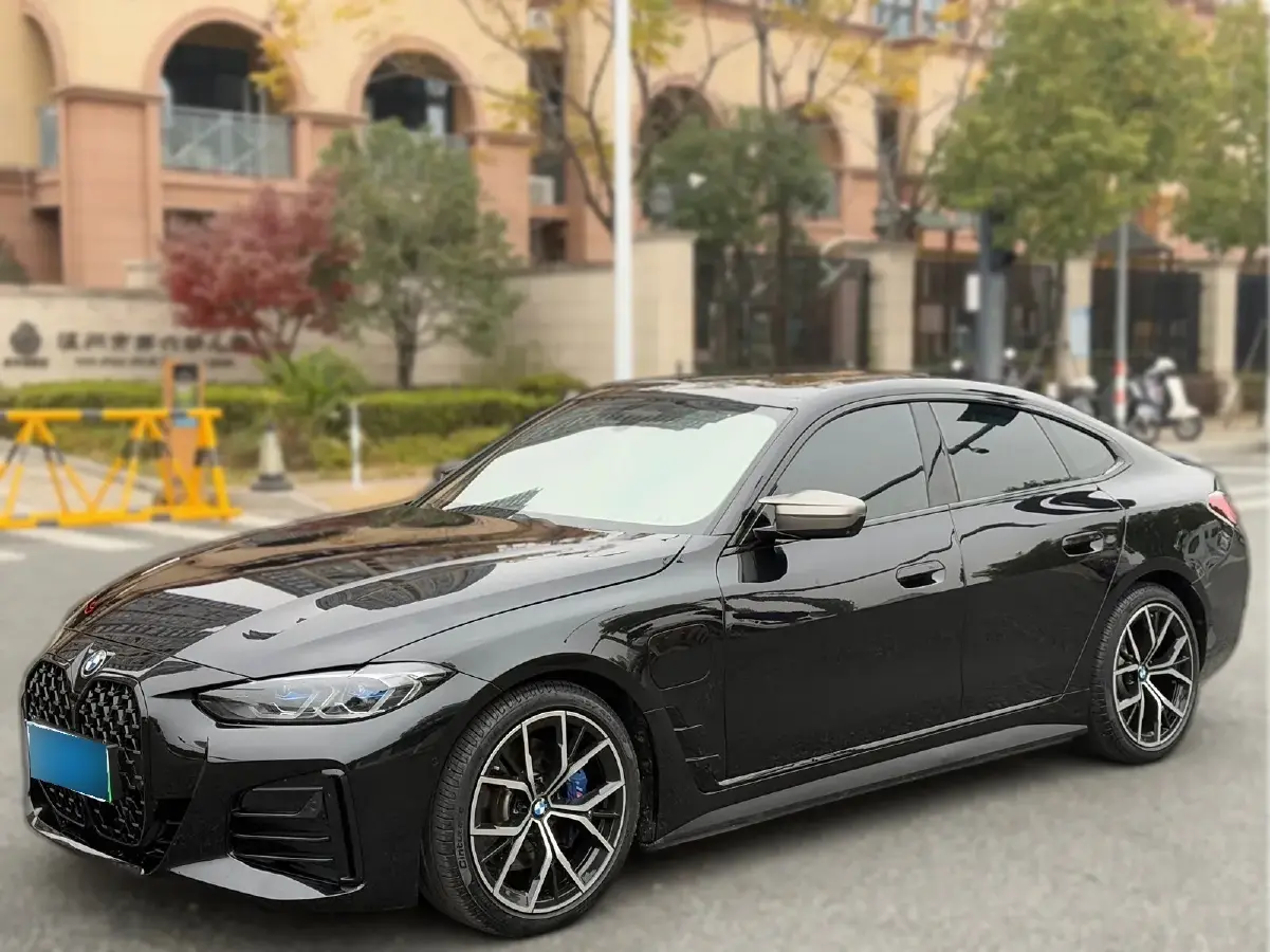 2022 BMW i4 BEV 83.9KWH