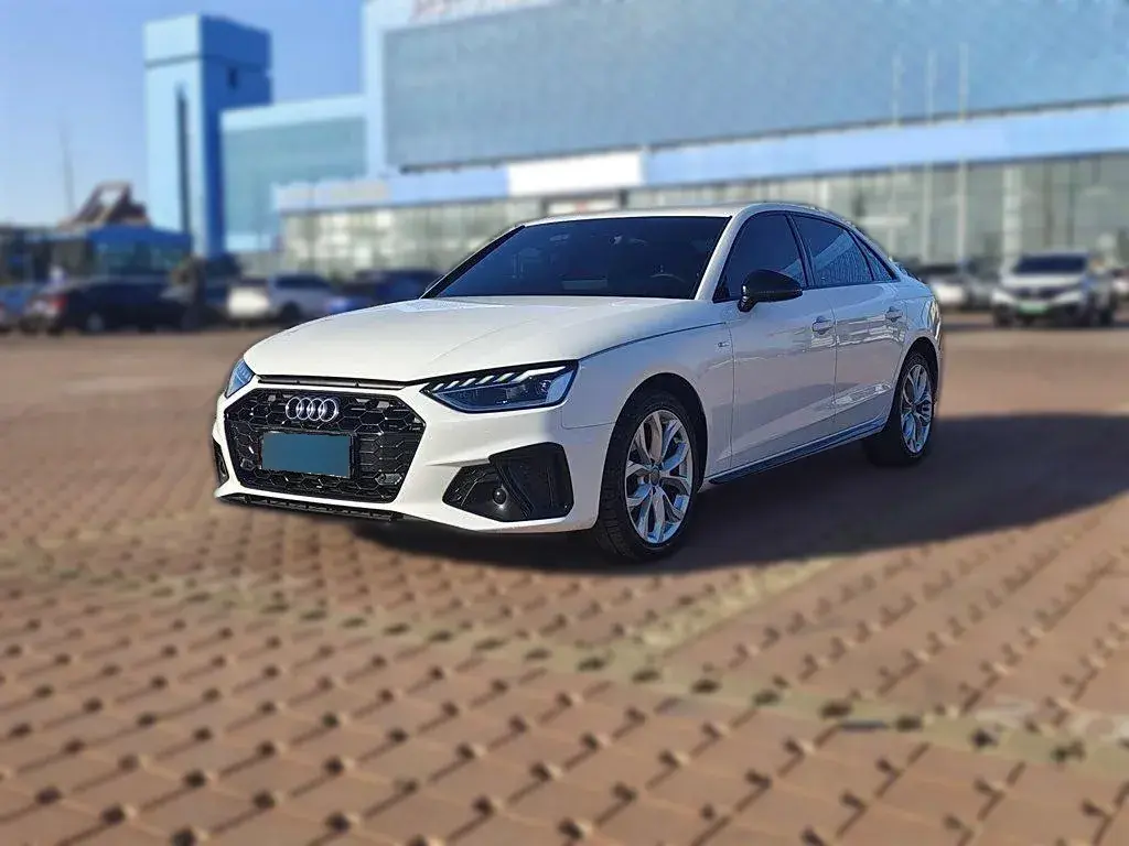 2023 Audi A4L 2.0T 190HP L4 7DCT