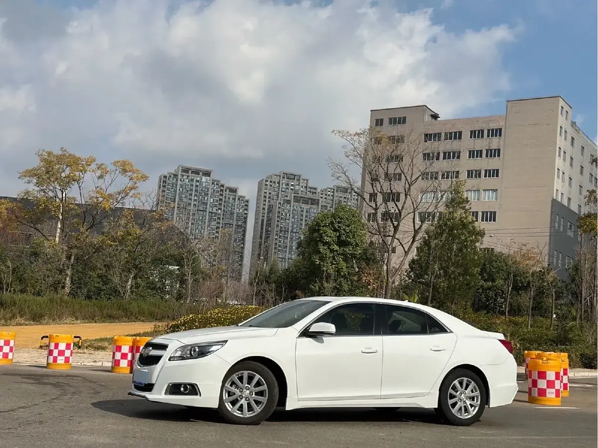 2014 Chevrolet Malibu 2.4L 186HP L4 6AT