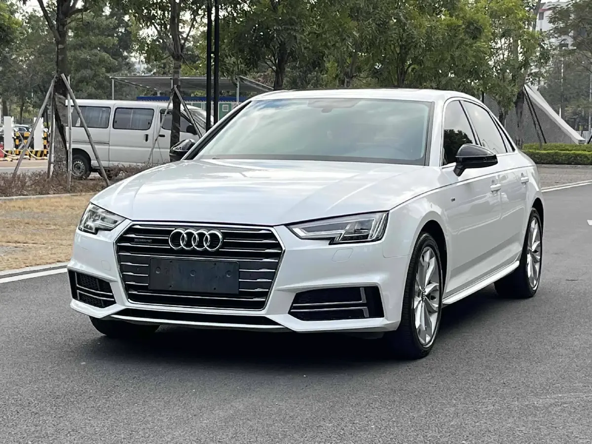 2018 Audi A4L 2.0T 252HP L4 7DCT