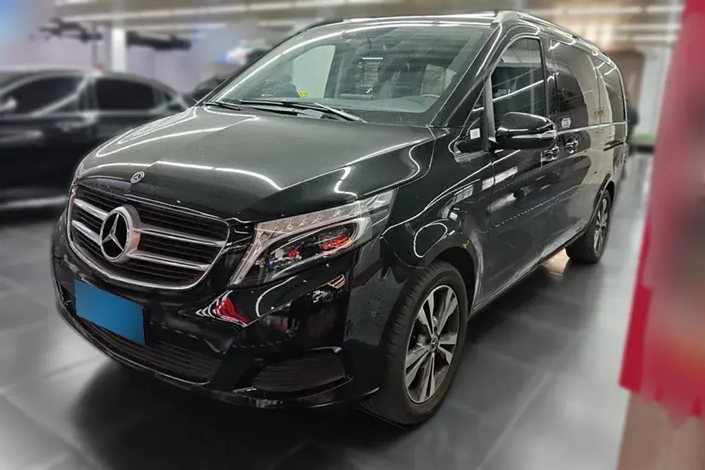 2018 Mercedes-Benz V Class 2.0T 211HP L4 7AT