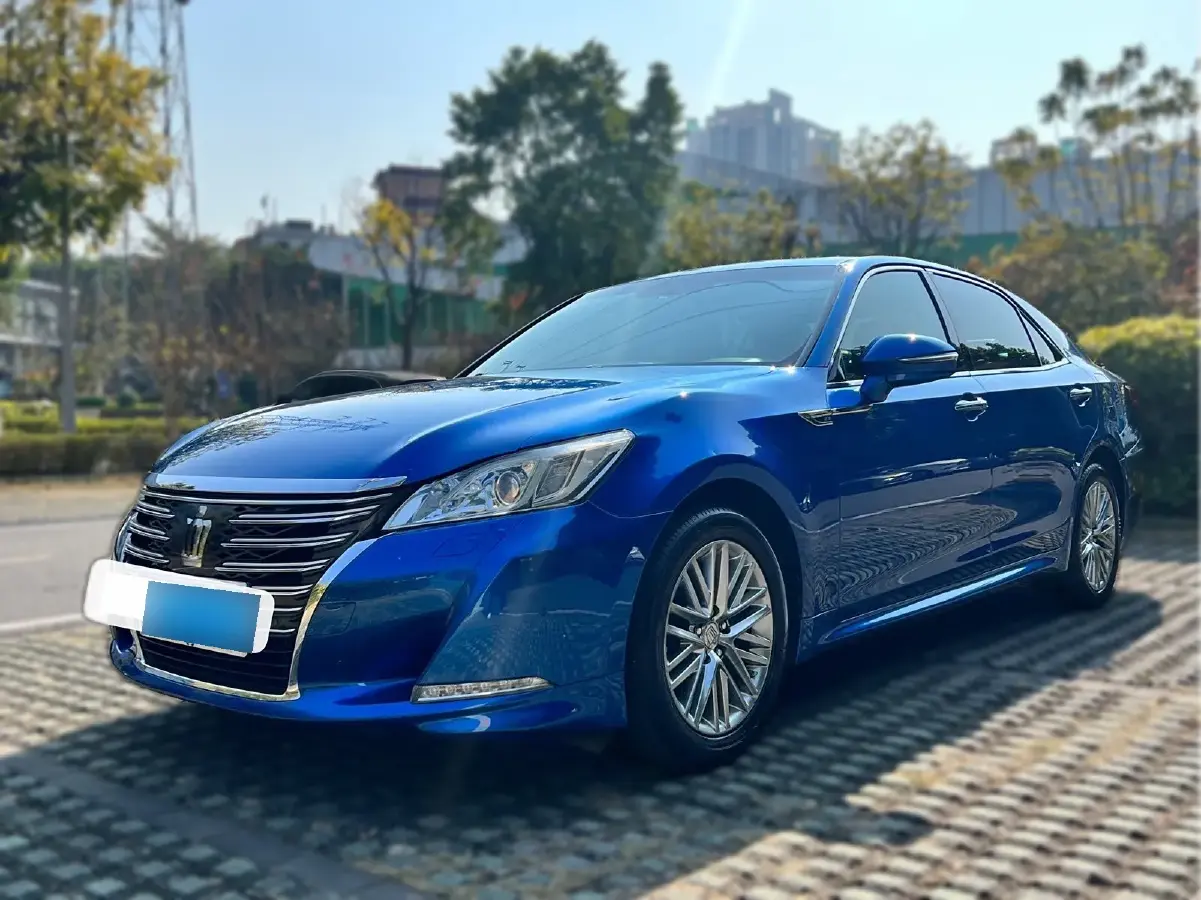2017 Toyota Crown 2.0T 235HP L4 8AT