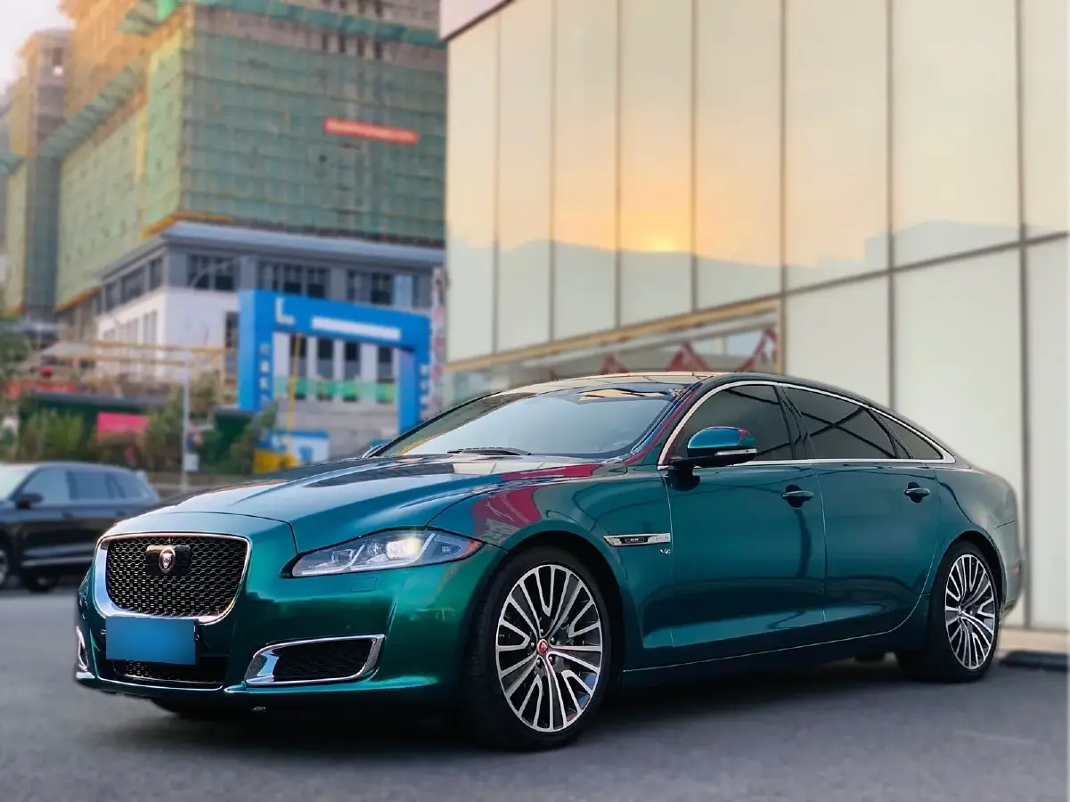 2018 Jaguar XJ 3.0T 340HP V6 8AT