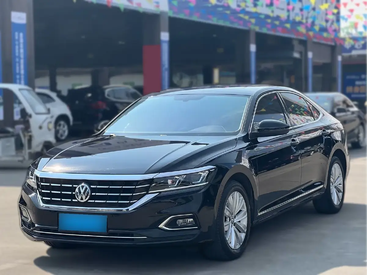 2019 Volkswagen Passat 2.0T 186HP L4 7DCT