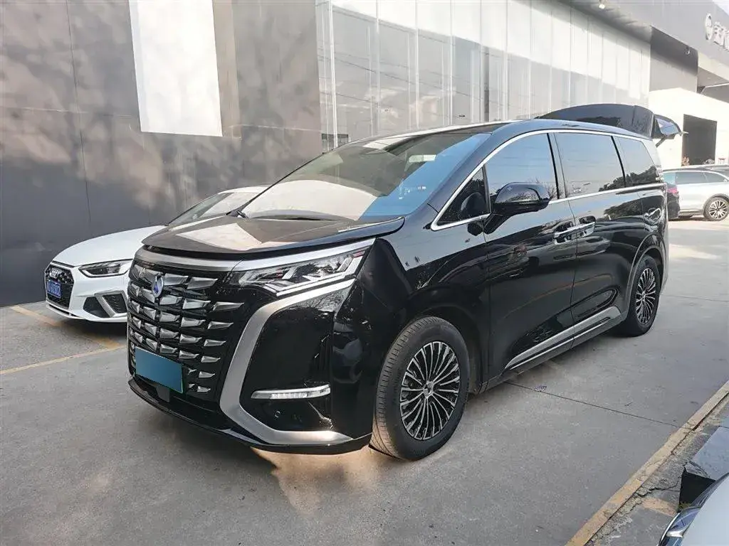 2024 Denza D9 1.5T 139HP L4 E-CVT PHEV 40KWH