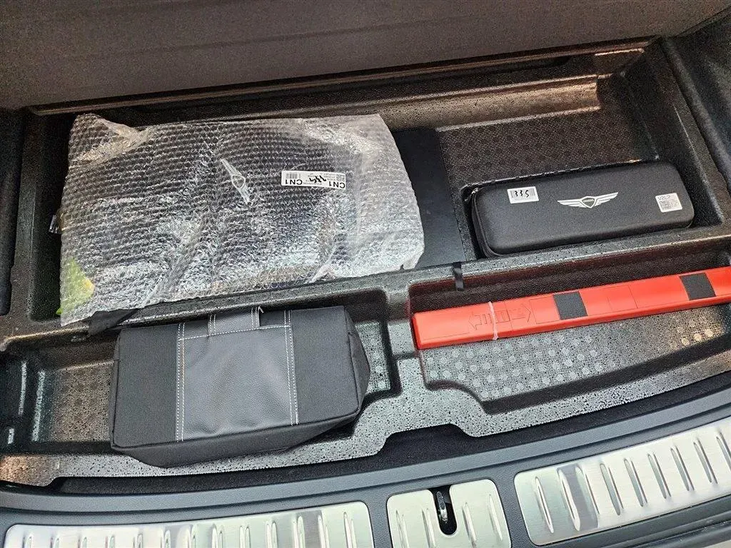 2023 Genesis GV70 BEV 76.4KWH,autocango,china used car exporter,china ev exporter,chinese used car exporter,chinese used ev exporter