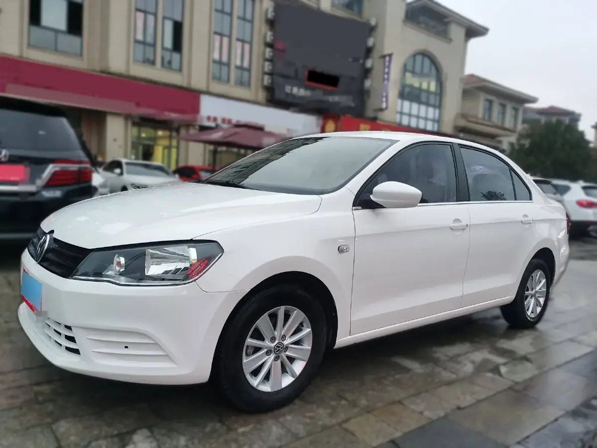 2015 Volkswagen Jetta 1.4L 90HP L4 5MT