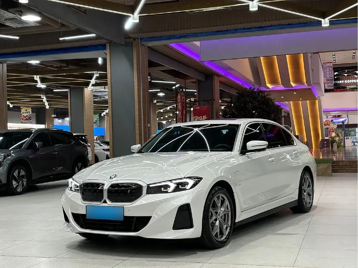 2024 BMW i3 BEV 70KWH