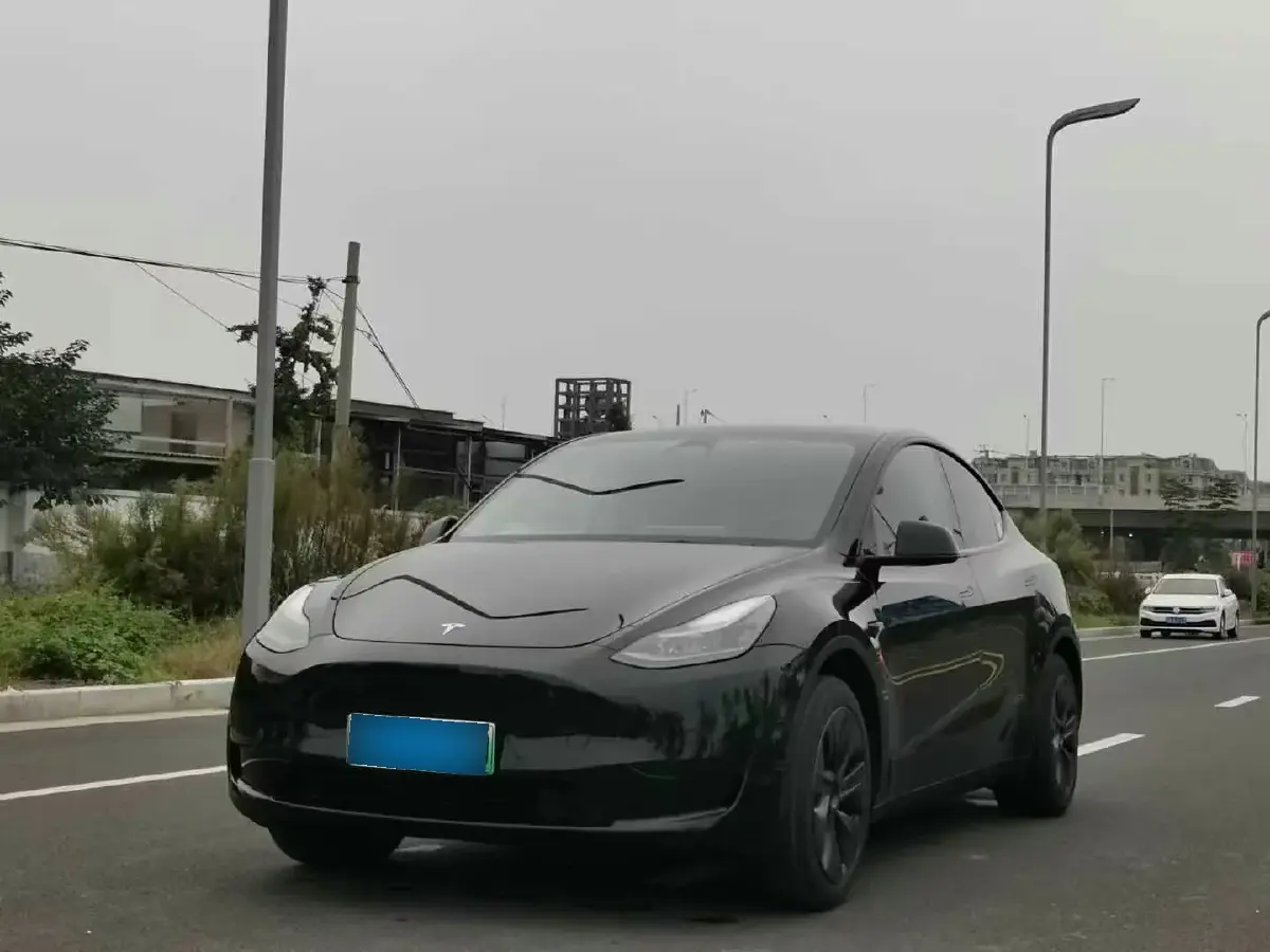 2023 Tesla Model Y BEV 60KWH