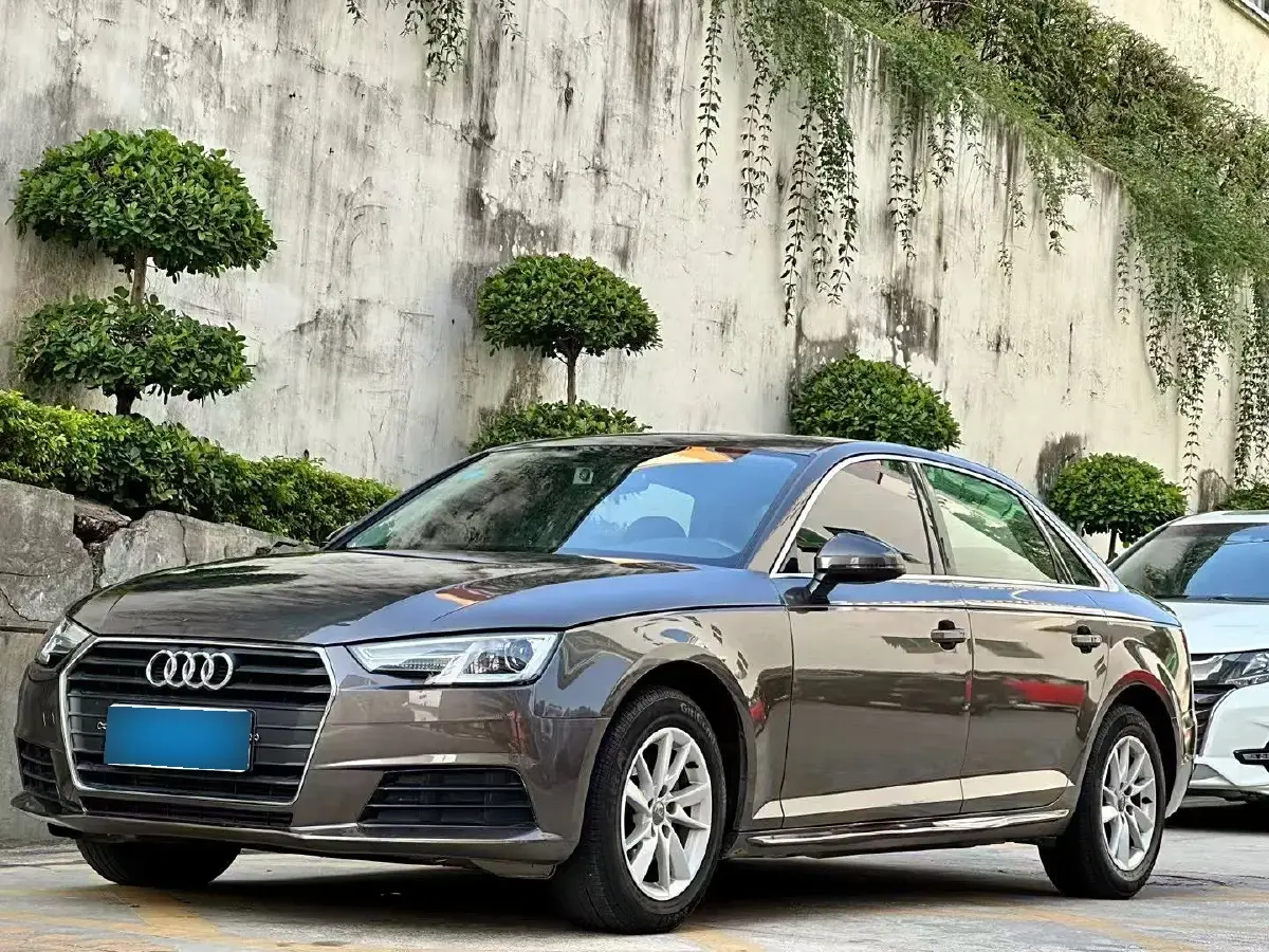 2017 Audi A4L 2.0T 190HP L4 7DCT