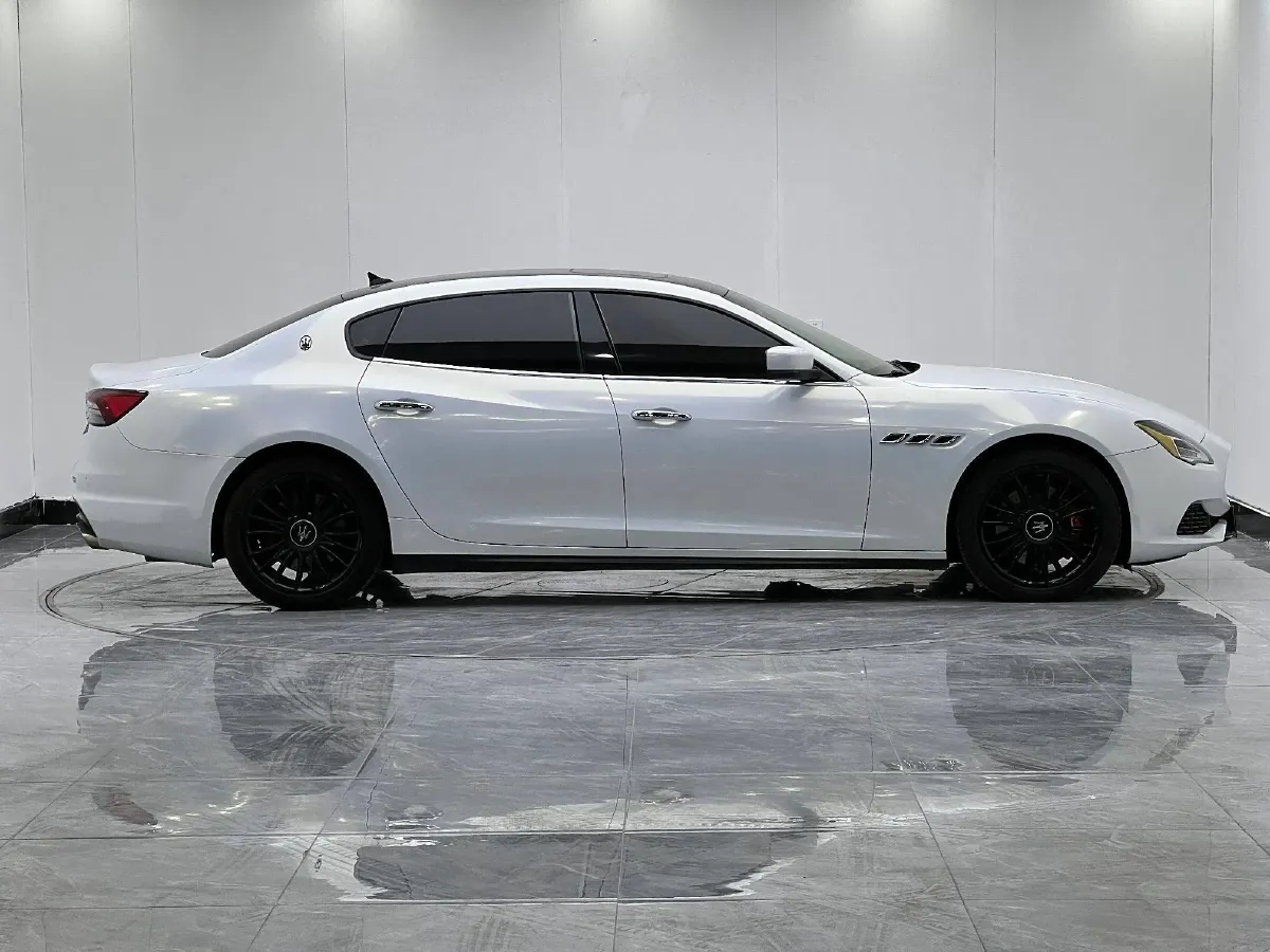 2013 Maserati Quattroporte 3.0T 330HP V6 8AT,autocango,china used car exporter,china ev exporter,chinese used car exporter,chinese used ev exporter