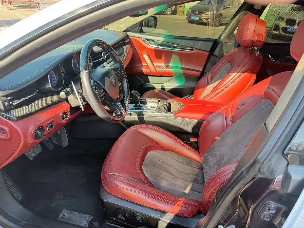 2013 Maserati Quattroporte 3.0T 330HP V6 8AT,autocango,china used car exporter,china ev exporter,chinese used car exporter,chinese used ev exporter