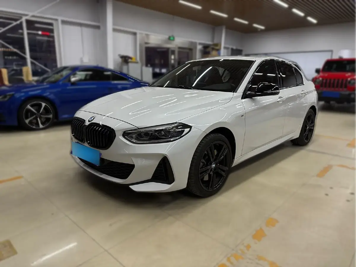 2022 BMW 1 Series 2.0T 192HP L4 7DCT