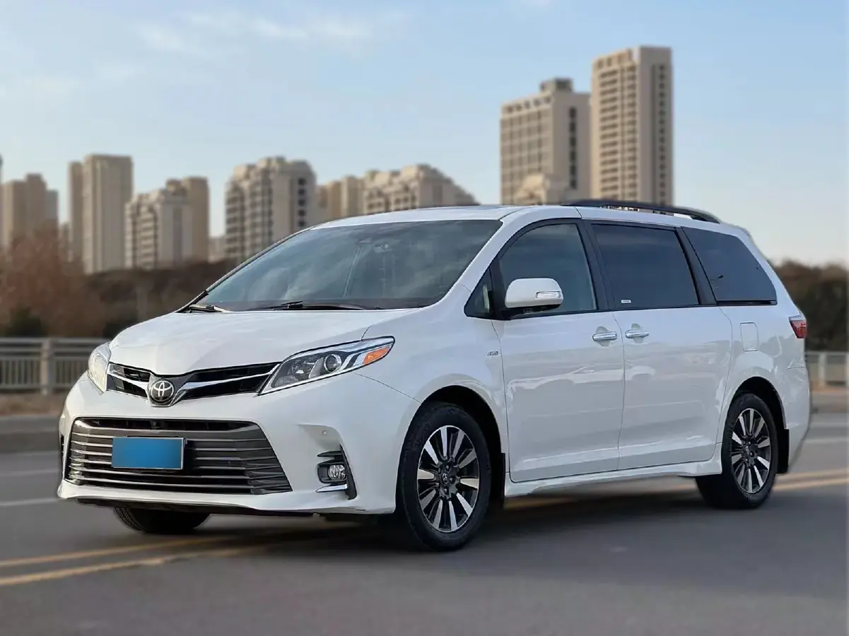 2011 Toyota Sienna 3.5L 269HP V6 6AT