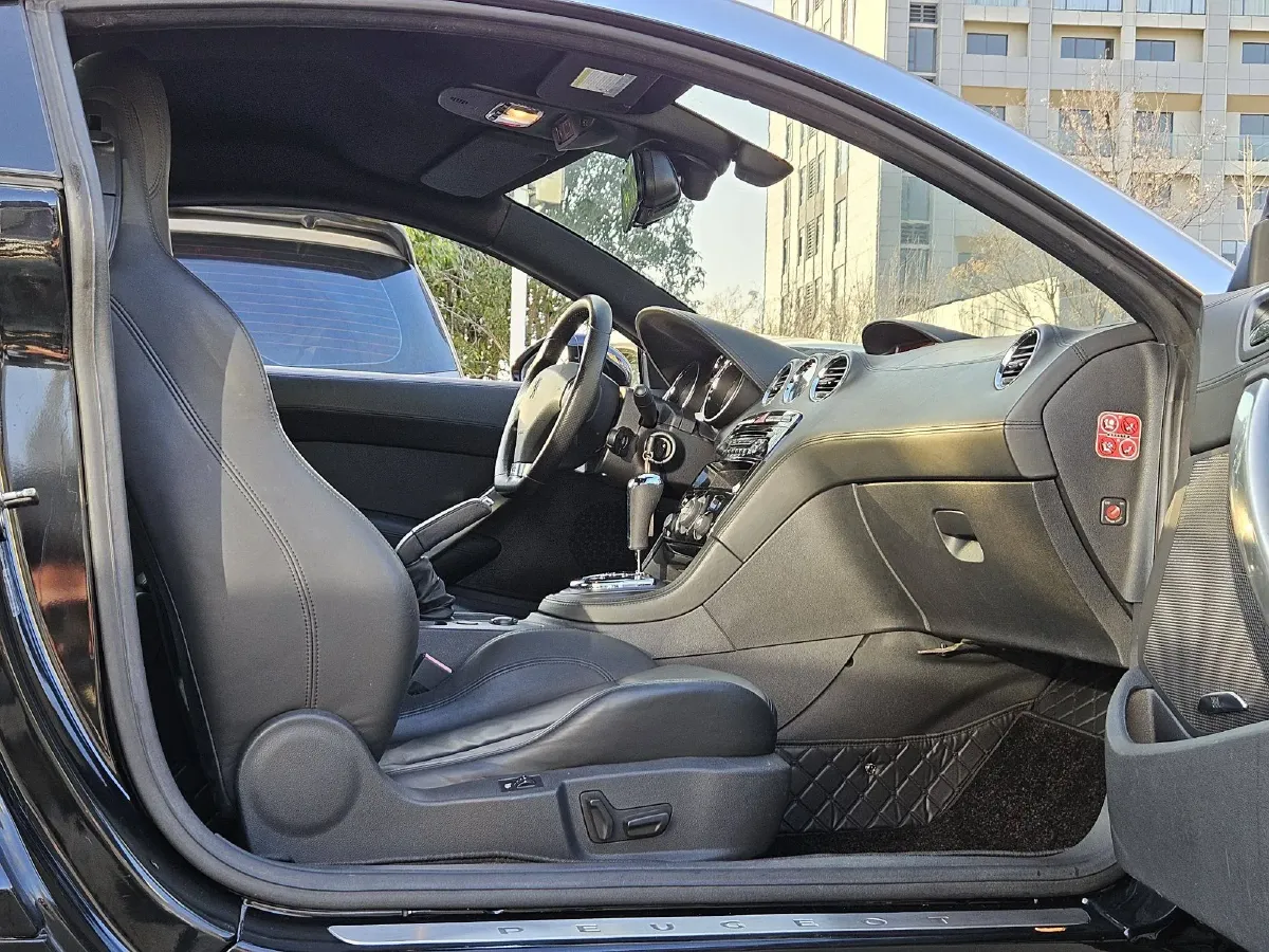 2011 Peugeot RCZ 1.6T 156HP L4 6AT,autocango,china used car exporter,china ev exporter,chinese used car exporter,chinese used ev exporter