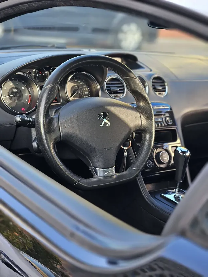 2011 Peugeot RCZ 1.6T 156HP L4 6AT,autocango,china used car exporter,china ev exporter,chinese used car exporter,chinese used ev exporter