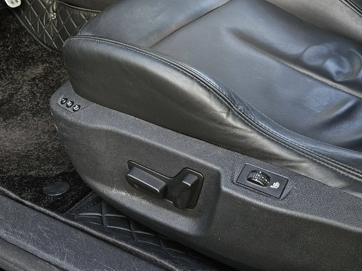 2011 Peugeot RCZ 1.6T 156HP L4 6AT,autocango,china used car exporter,china ev exporter,chinese used car exporter,chinese used ev exporter