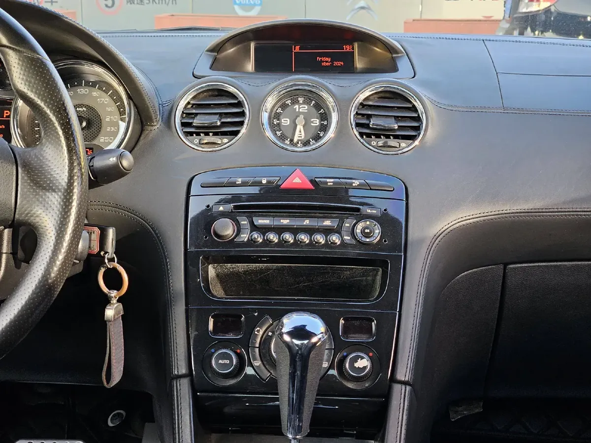 2011 Peugeot RCZ 1.6T 156HP L4 6AT,autocango,china used car exporter,china ev exporter,chinese used car exporter,chinese used ev exporter