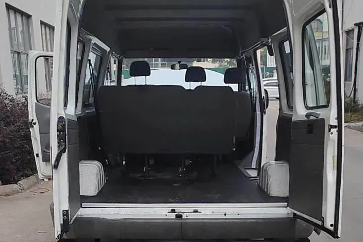 2009 Ford Classic Transit 2.8T 102HP L4 5MT,autocango,china used car exporter,china ev exporter,chinese used car exporter,chinese used ev exporter