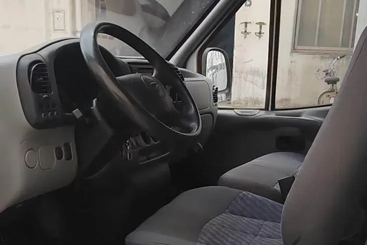 2009 Ford Classic Transit 2.8T 102HP L4 5MT,autocango,china used car exporter,china ev exporter,chinese used car exporter,chinese used ev exporter