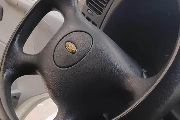 2009 Ford Classic Transit 2.8T 102HP L4 5MT,autocango,china used car exporter,china ev exporter,chinese used car exporter,chinese used ev exporter