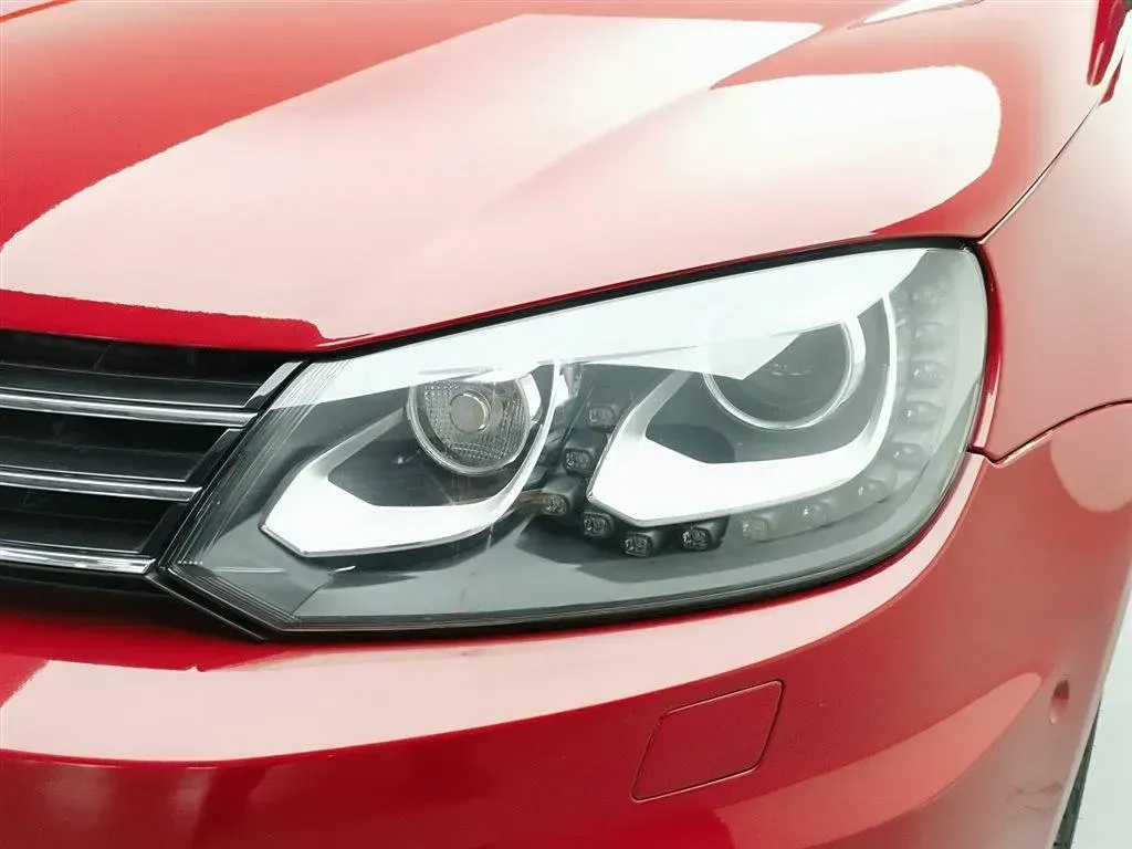 2011 Volkswagen Eos 2.0T 211HP L4 6DCT,autocango,china used car exporter,china ev exporter,chinese used car exporter,chinese used ev exporter