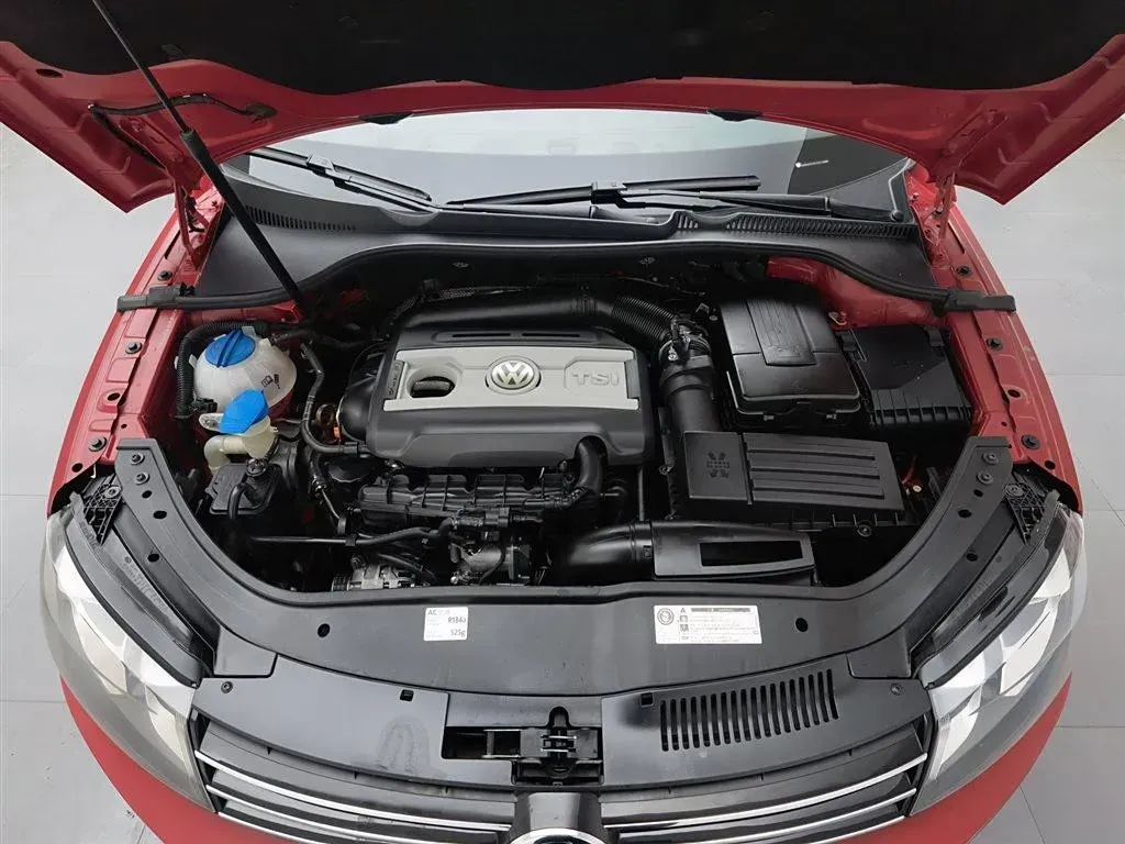 2011 Volkswagen Eos 2.0T 211HP L4 6DCT,autocango,china used car exporter,china ev exporter,chinese used car exporter,chinese used ev exporter