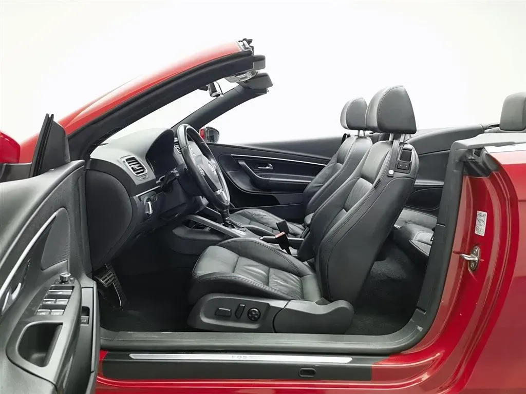 2011 Volkswagen Eos 2.0T 211HP L4 6DCT,autocango,china used car exporter,china ev exporter,chinese used car exporter,chinese used ev exporter