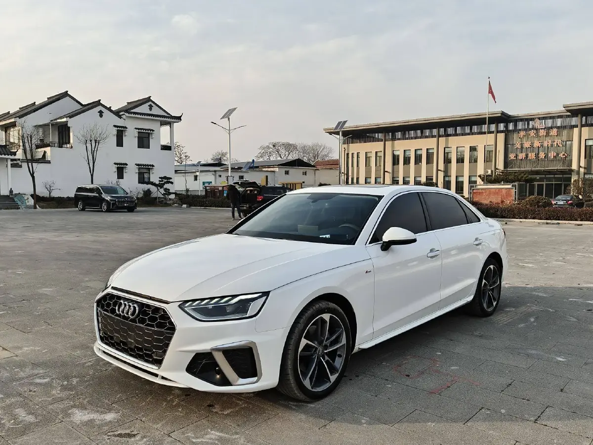 2020 Audi A4L 2.0T 190HP L4 7DCT