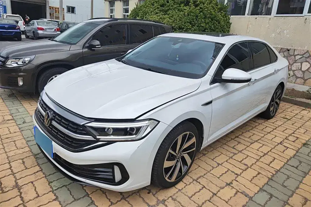 2023 Volkswagen Sagitar 1.5T 160HP L4 7DCT