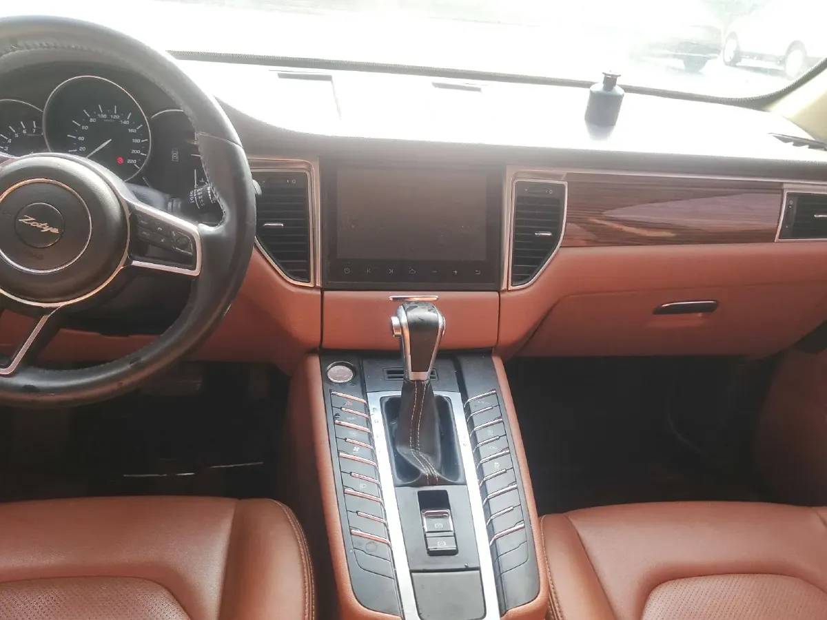 2017 Zotye SR9 2.0T 190HP L4 6DCT,autocango,china used car exporter,china ev exporter,chinese used car exporter,chinese used ev exporter