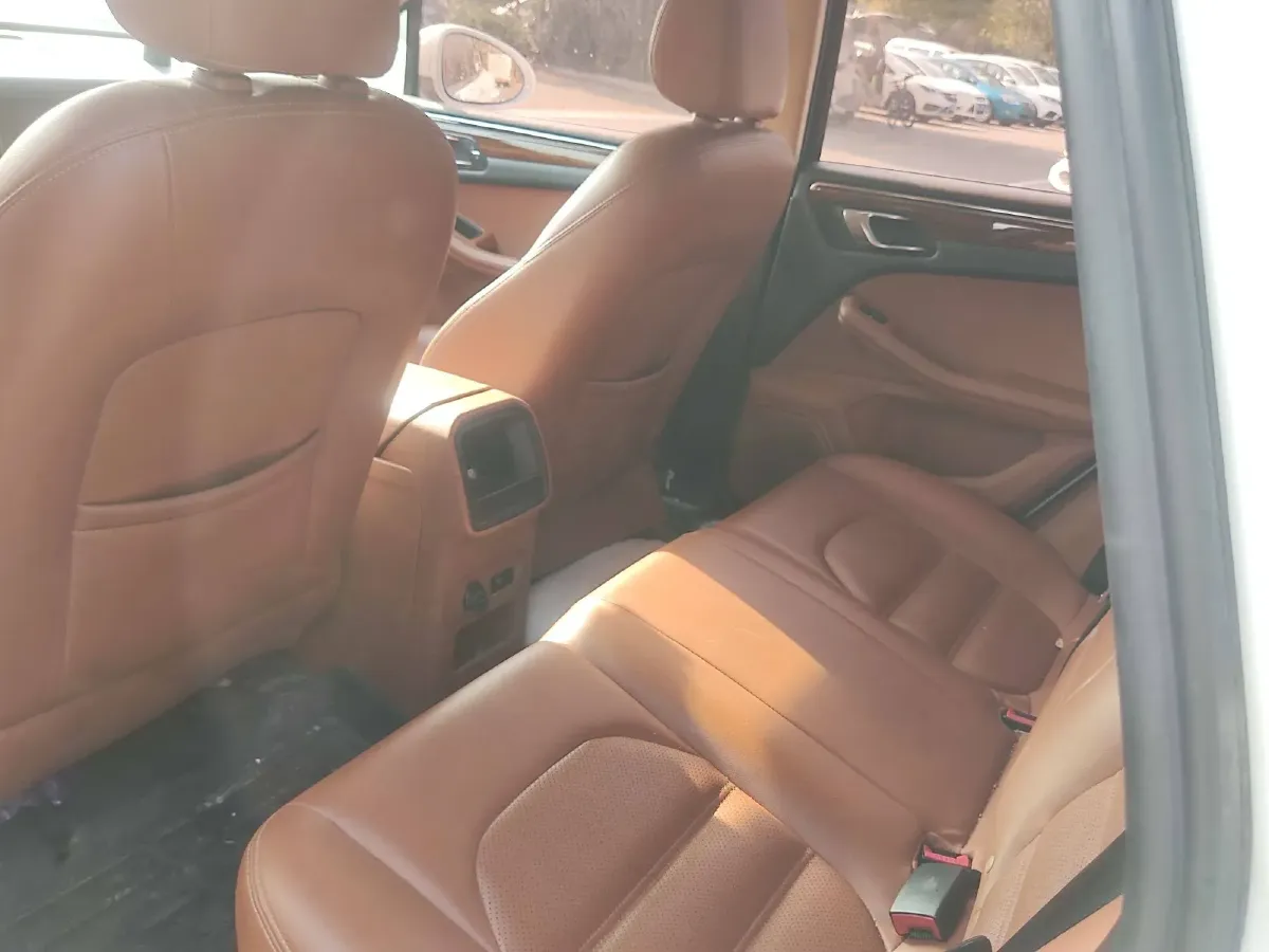 2017 Zotye SR9 2.0T 190HP L4 6DCT,autocango,china used car exporter,china ev exporter,chinese used car exporter,chinese used ev exporter