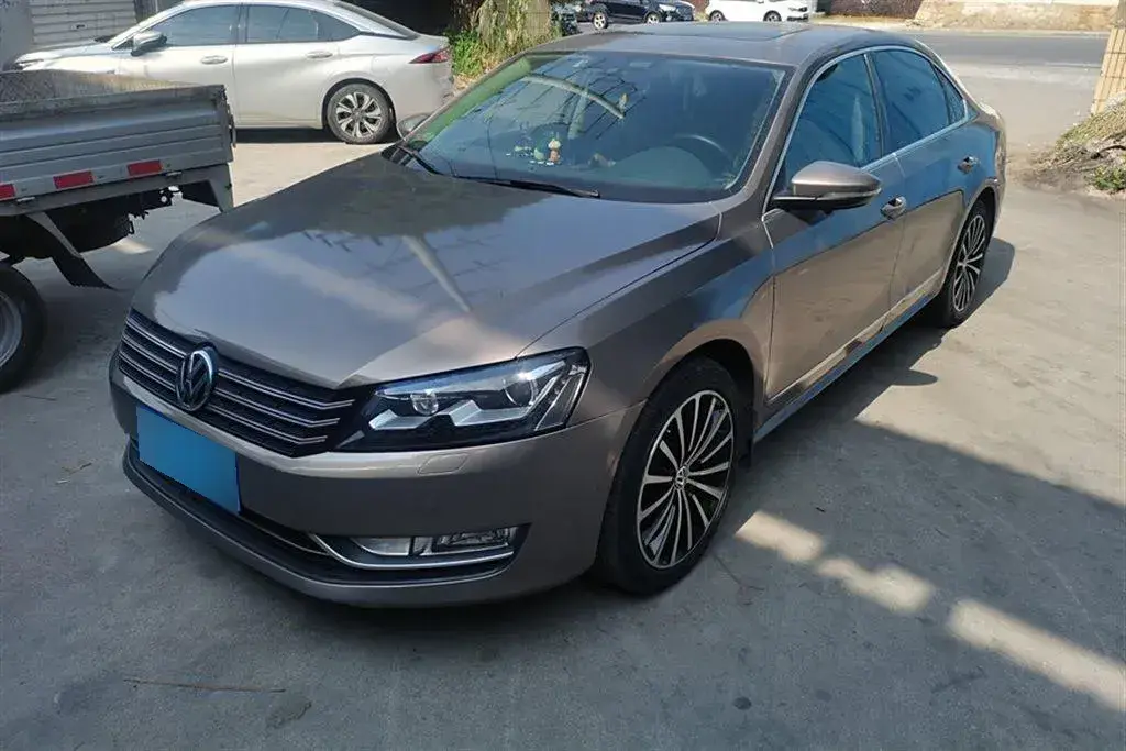 2014 Volkswagen Passat 1.8T 160HP L4 7DCT