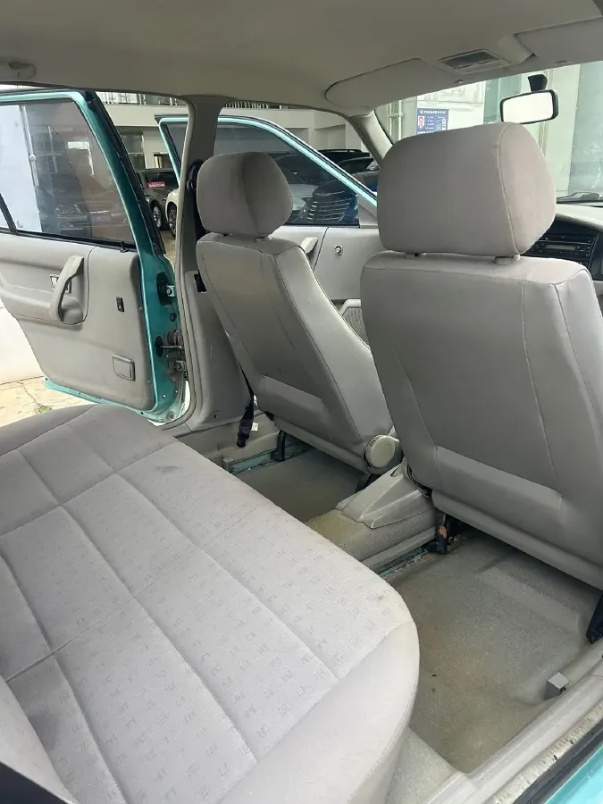 2005 Volkswagen Santana Vista 1.8L 101HP L4 5MT,autocango,china used car exporter,china ev exporter,chinese used car exporter,chinese used ev exporter